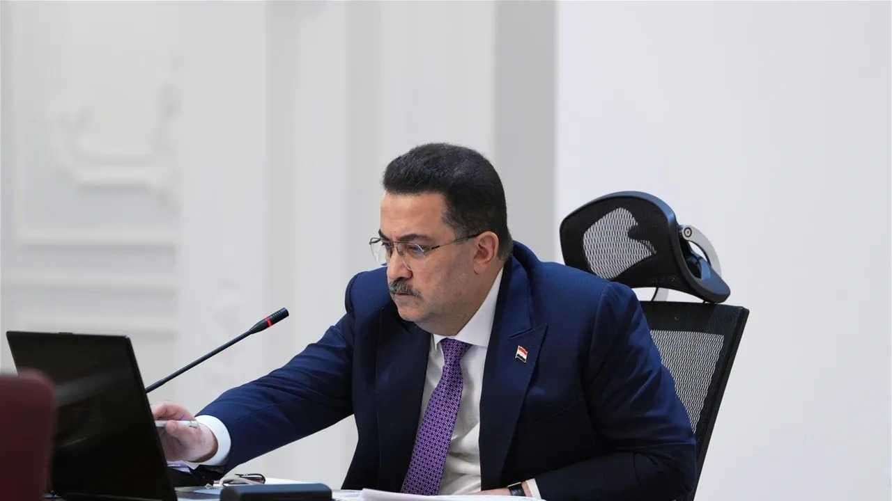 رئيس الوزراء يفتتح مشروع أتمتة المعاملات في دوائر كتاب العدول