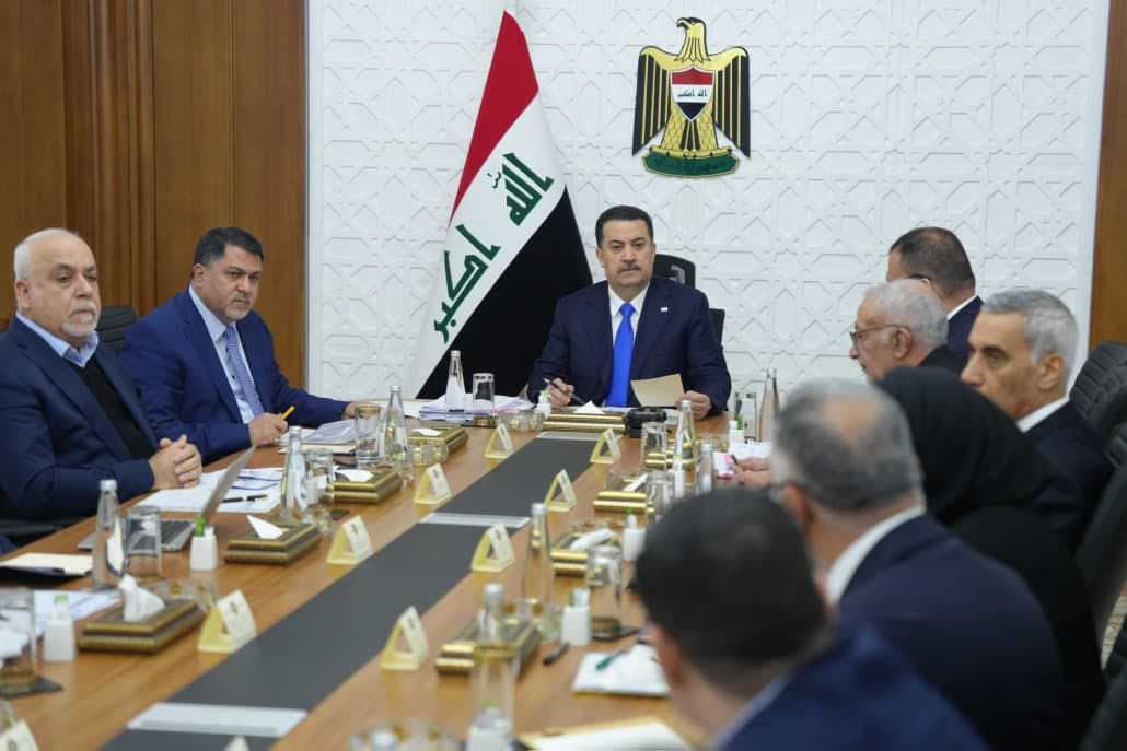 رئيس مجلس الوزراء يترأس اجتماعاً لمتابعة قطاعي التوزيع والجباية للطاقة الكهربائية