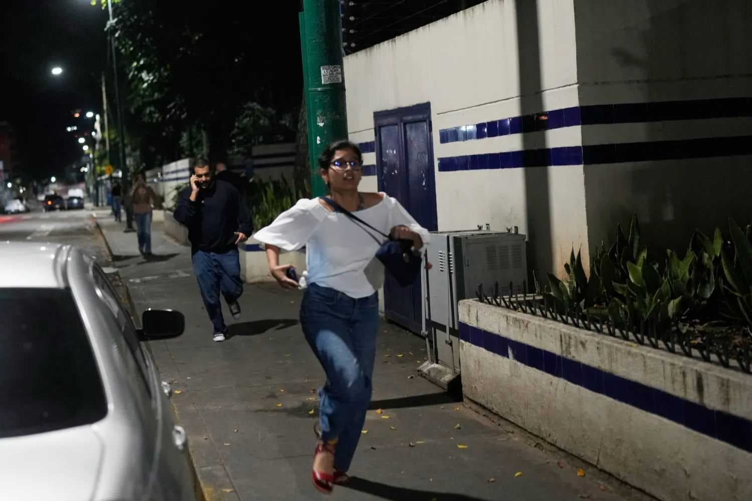 انقطاع التيار الكهربائي عن منطقة قريبة من قاعدة عسكرية جنوب كاراكاس