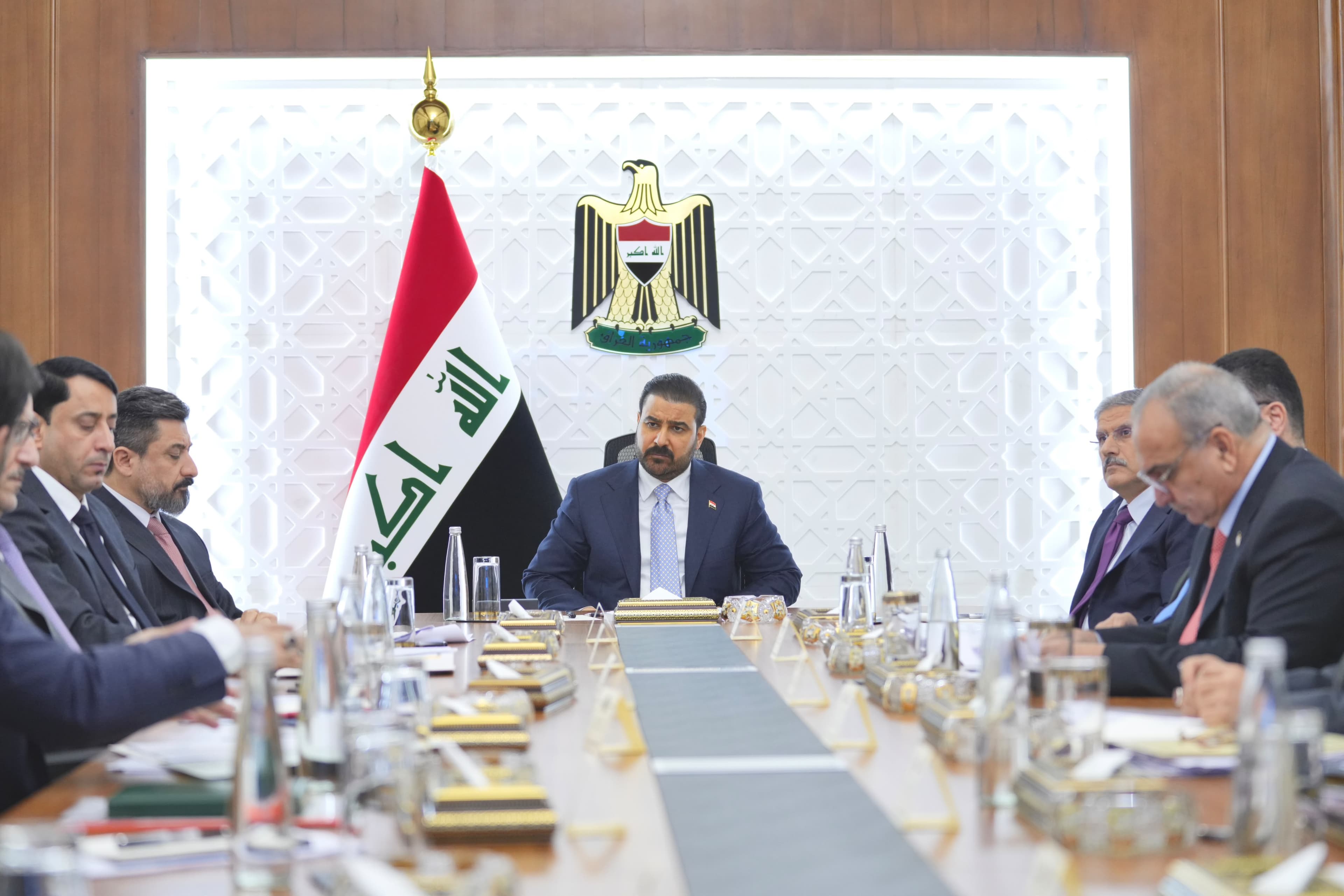 برئاسة الزيدي.. مجلس الوزراء يعقد جلسته الاعتيادية