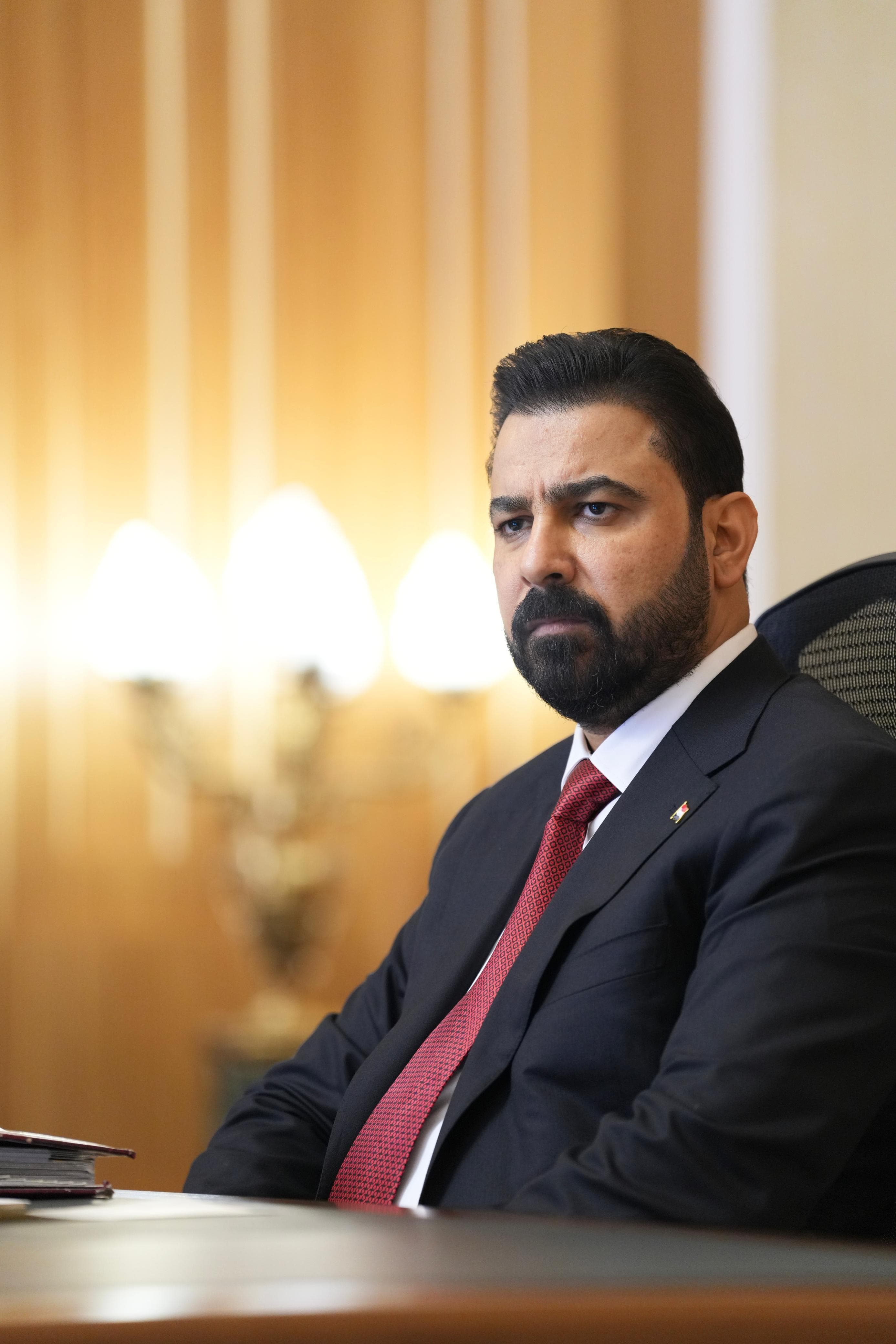 رئيس الوزراء في اليوم الوطني للمقابر الجماعية: ملتزمون بإنصاف ذوي الضحايا