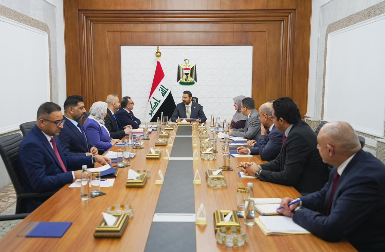 الزيدي يوجّه بتأمين أدوية السرطان والقلب والكلى والاستعداد لتشغيل مستشفيات جديدة