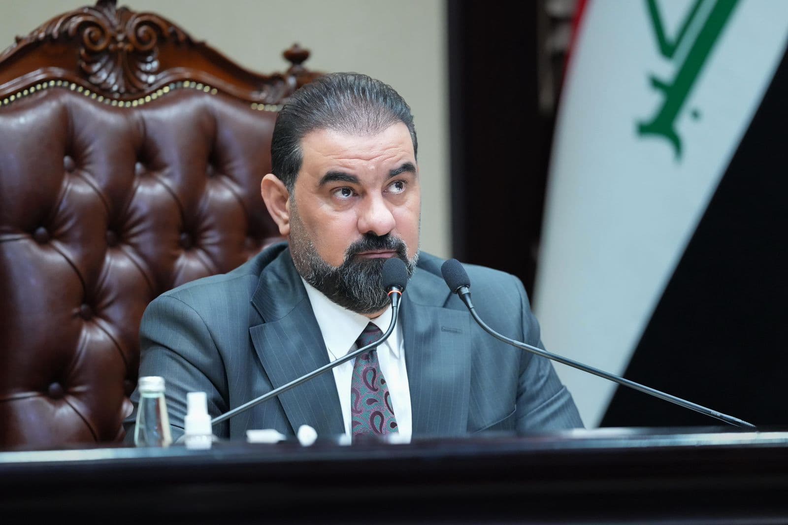 البرلمان يدعو الحكومة إلى الإسراع في إرسال مشروع قانون رواتب موظَّفي الدولة والقطاع العام أو تعديل القانون الحالي